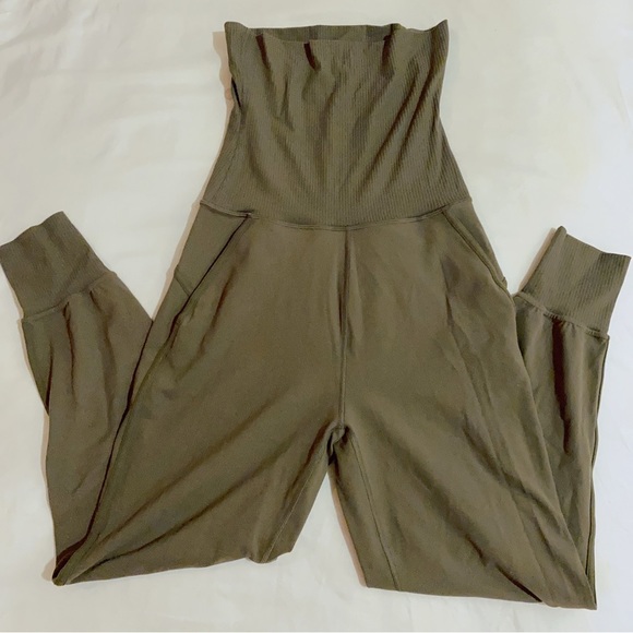 Lululemon high rise align joggers - Picture 2 of 4